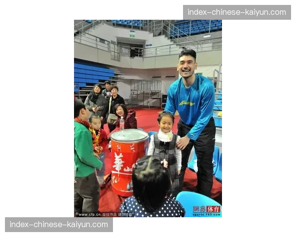 CBA俱乐部开放日，小球迷体验职业球员训练与理疗设备